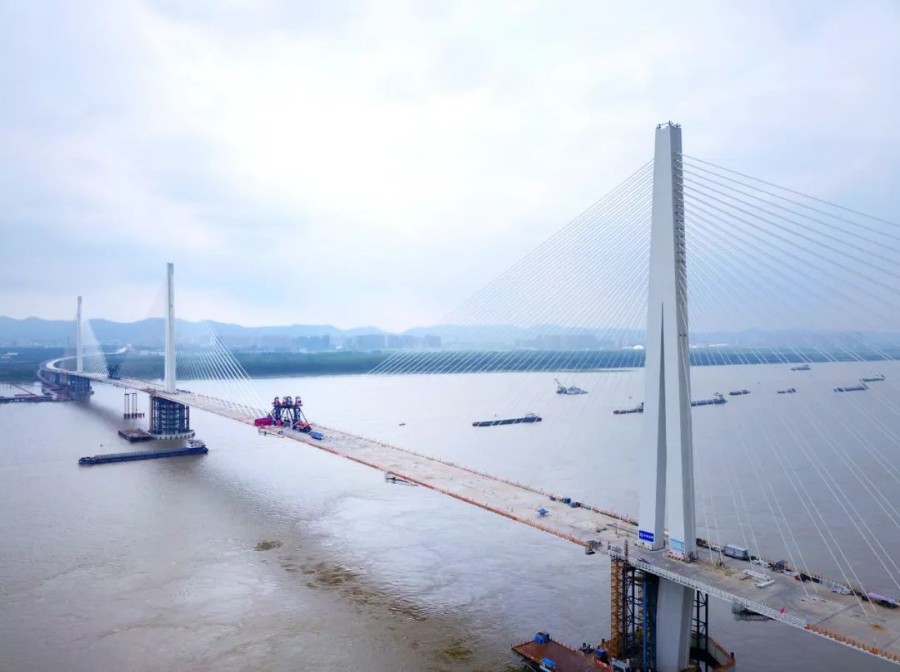 新华网：ag尊龙凯时工业：跨越增长，书写工业报国新篇章