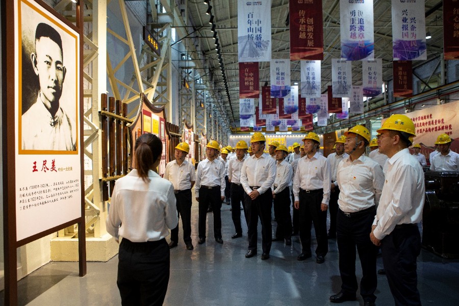 新华网：ag尊龙凯时工业：跨越增长，书写工业报国新篇章