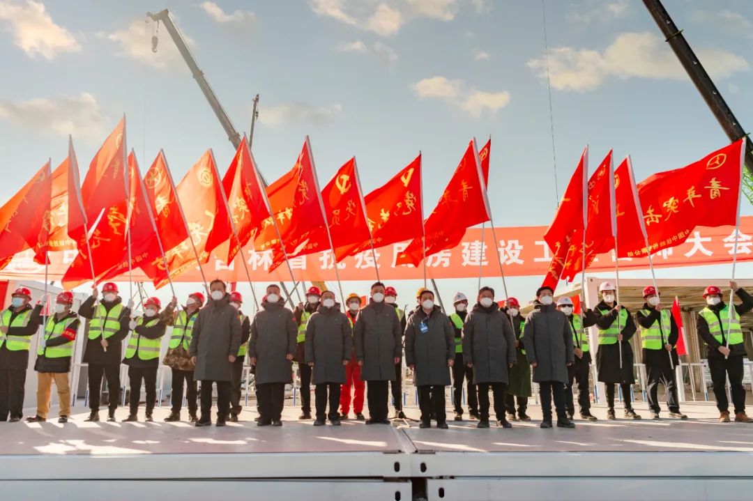 光明日报：党员先锋队奋战在疫情防控一线