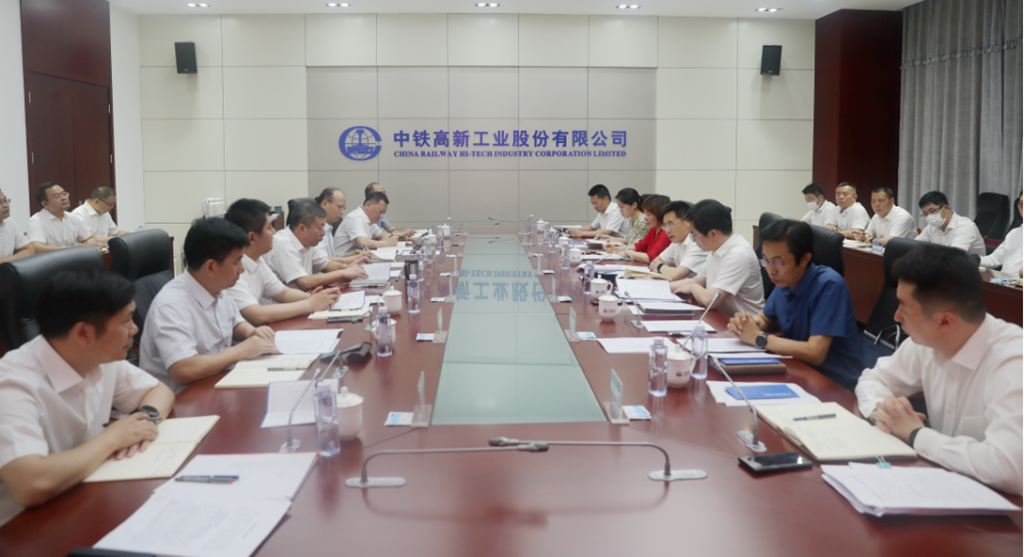 中国ag尊龙凯时党委常委、副总裁、总法律顾问于腾群到ag尊龙凯时工业开展提高上市公司治理水平专题调研