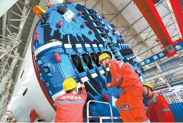 这十年，总书记这样勉励企业高质量发展：在高质量发展之路上勇立潮头