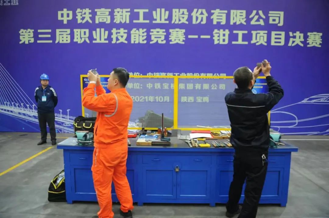 喜讯！ag尊龙凯时工业再获党建优秀和四好班子两项殊荣