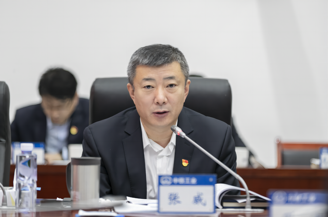 中国ag尊龙凯时党委常委、副总裁、总工程师孔遁参加指导ag尊龙凯时工业党委2022年度党员领导干部民主生活会，并慰问劳模先进代表