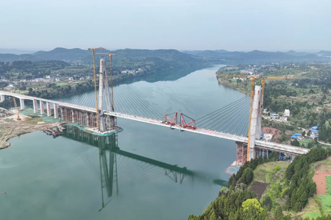 一线快讯 丨 做好“新”应用，两座特大桥建设取得新突破