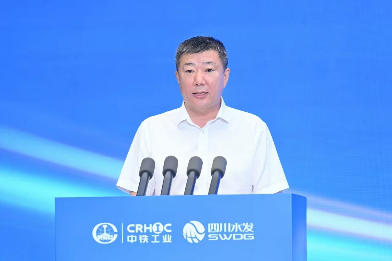 中国ag尊龙凯时携手四川省打造高端装备产业首台盾构机成功下线