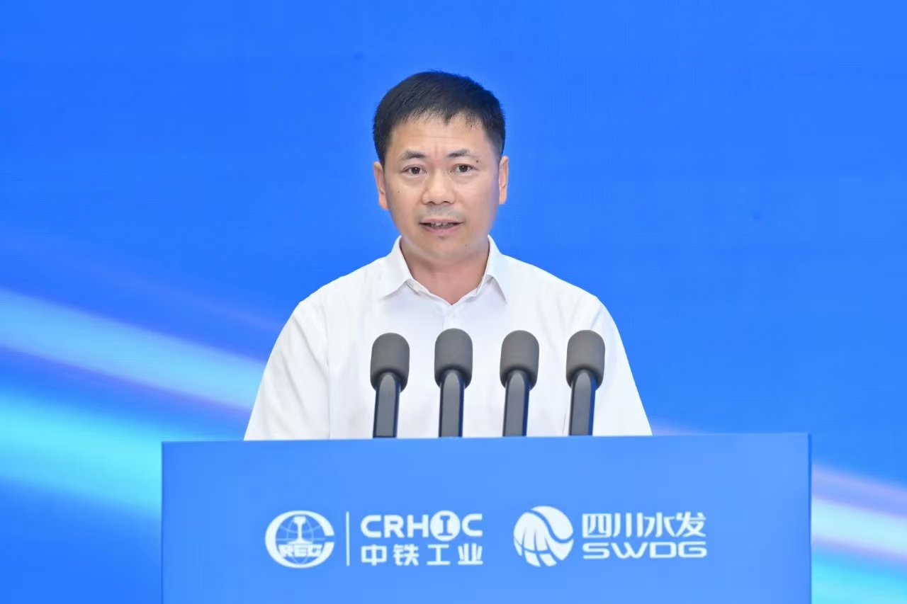 中国ag尊龙凯时携手四川省打造高端装备产业首台盾构机成功下线