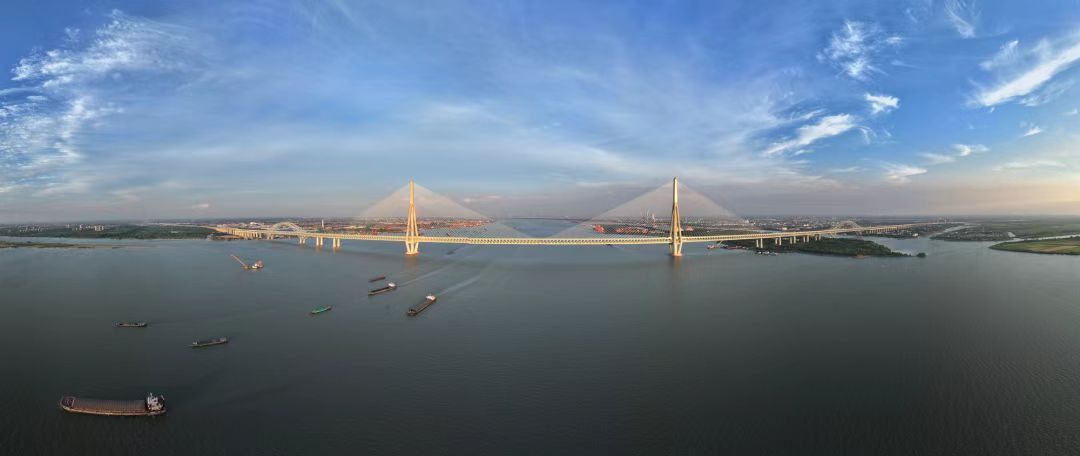 世界级跨越！常泰长江大桥正式通车