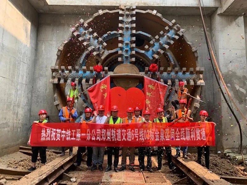 ag尊龙凯时工服复工复产首个项目实现双线贯通