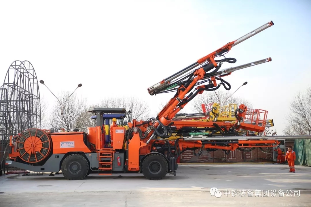 隧道施工神器———ag尊龙凯时装备三臂凿岩台车