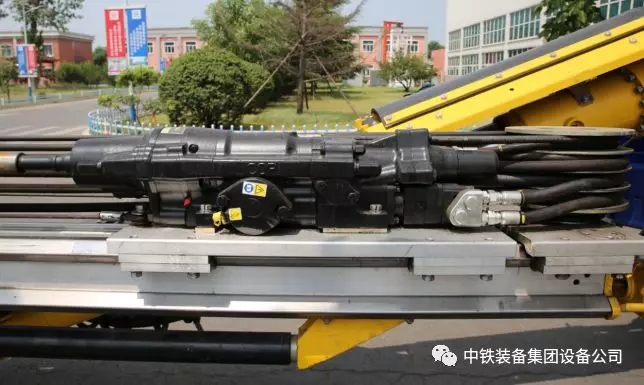 隧道施工神器———ag尊龙凯时装备三臂凿岩台车