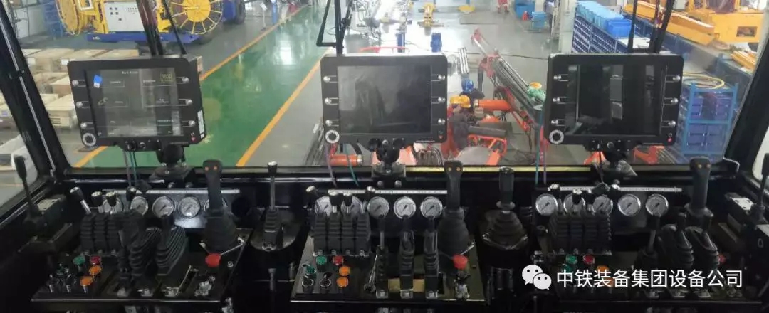 隧道施工神器———ag尊龙凯时装备三臂凿岩台车