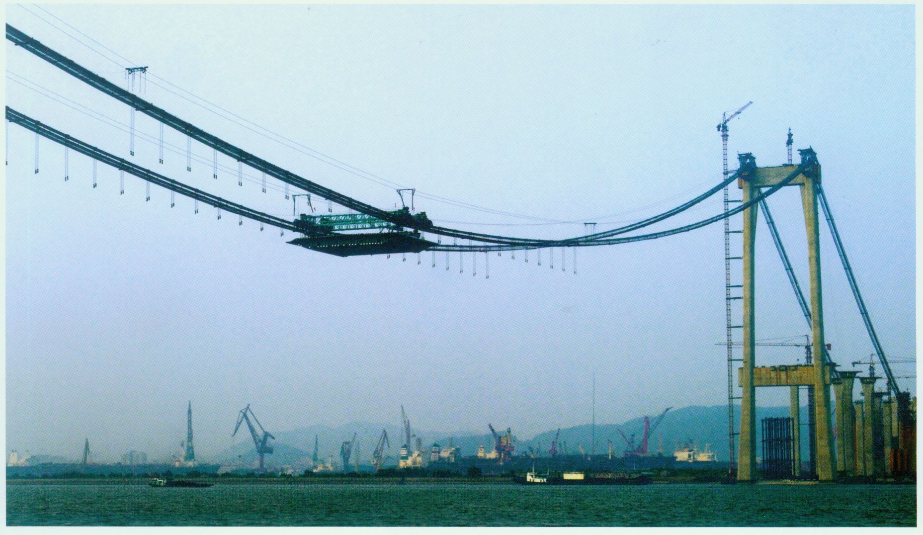 公司党委书记、董事长易铁军调研宝桥汕头公司