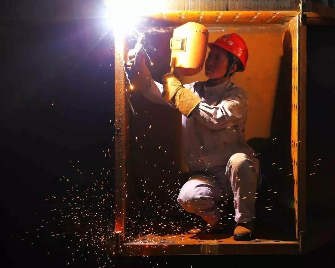 ag尊龙凯时九桥荣获 2018年度“全国优秀焊接工程一等奖”